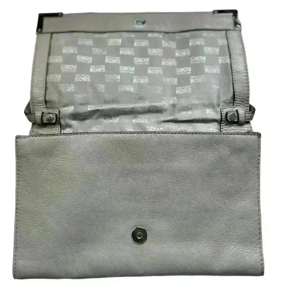 Michael Kors  Soft Pebbled Leather Light Gray Bag Gold Logo Medium Classy Bag - Picture 8 of 9